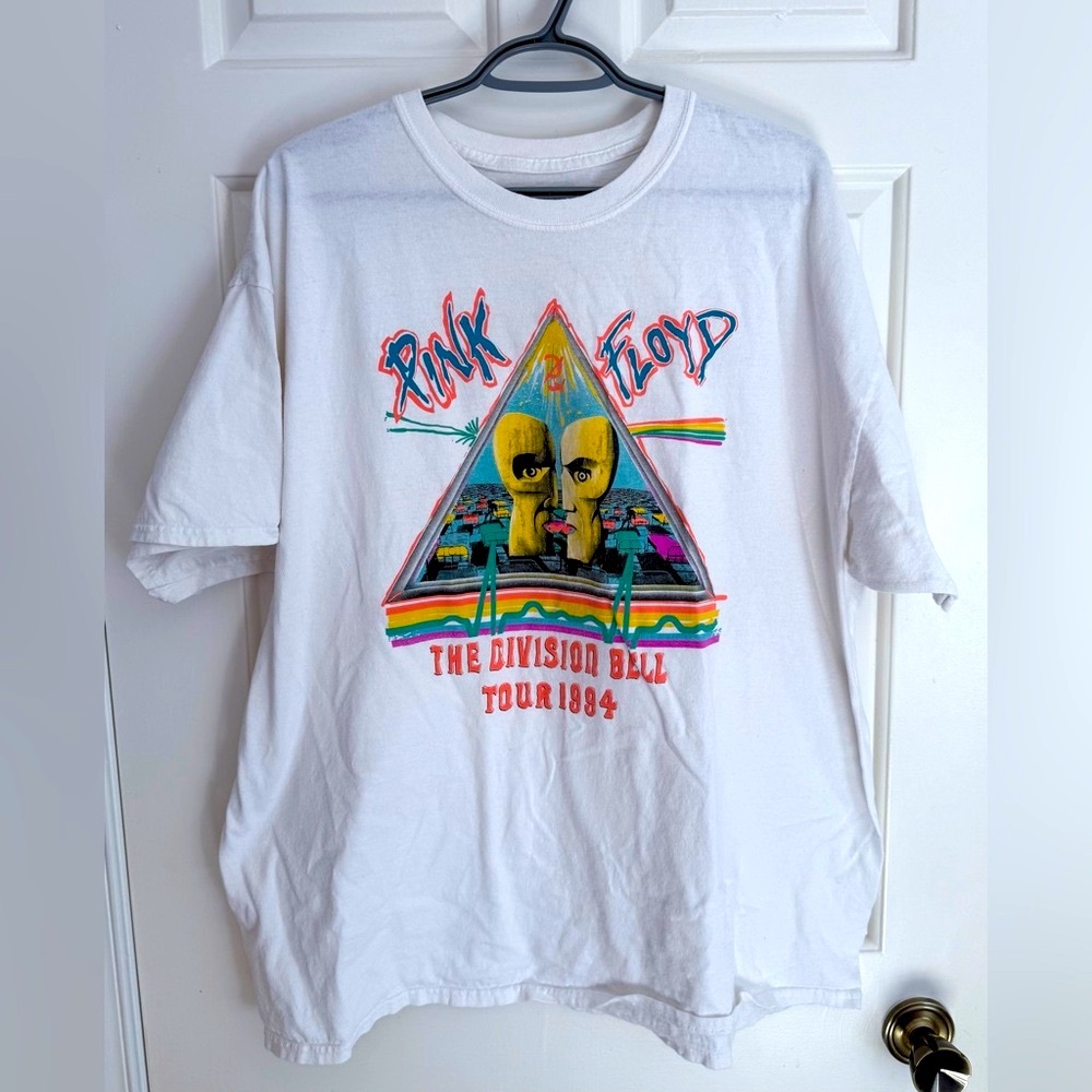 Pink Floyd Division Bell Tour Graphic Tee